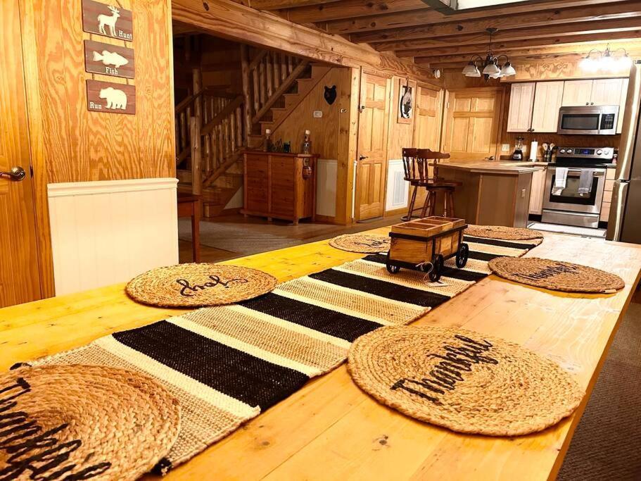 One Of A Kind Rustic Log Cabin Near Bryce Resort - Large Game Room - Fire Pit - Large Deck - Bbq 베시 외부 사진