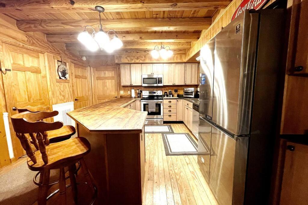 One Of A Kind Rustic Log Cabin Near Bryce Resort - Large Game Room - Fire Pit - Large Deck - Bbq 베시 외부 사진